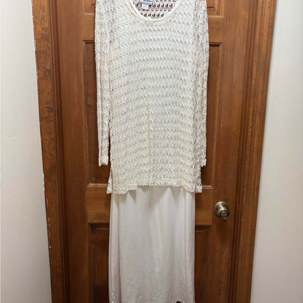 Vintage dress Superstition 16 Elegant White Lace Overlay Dress